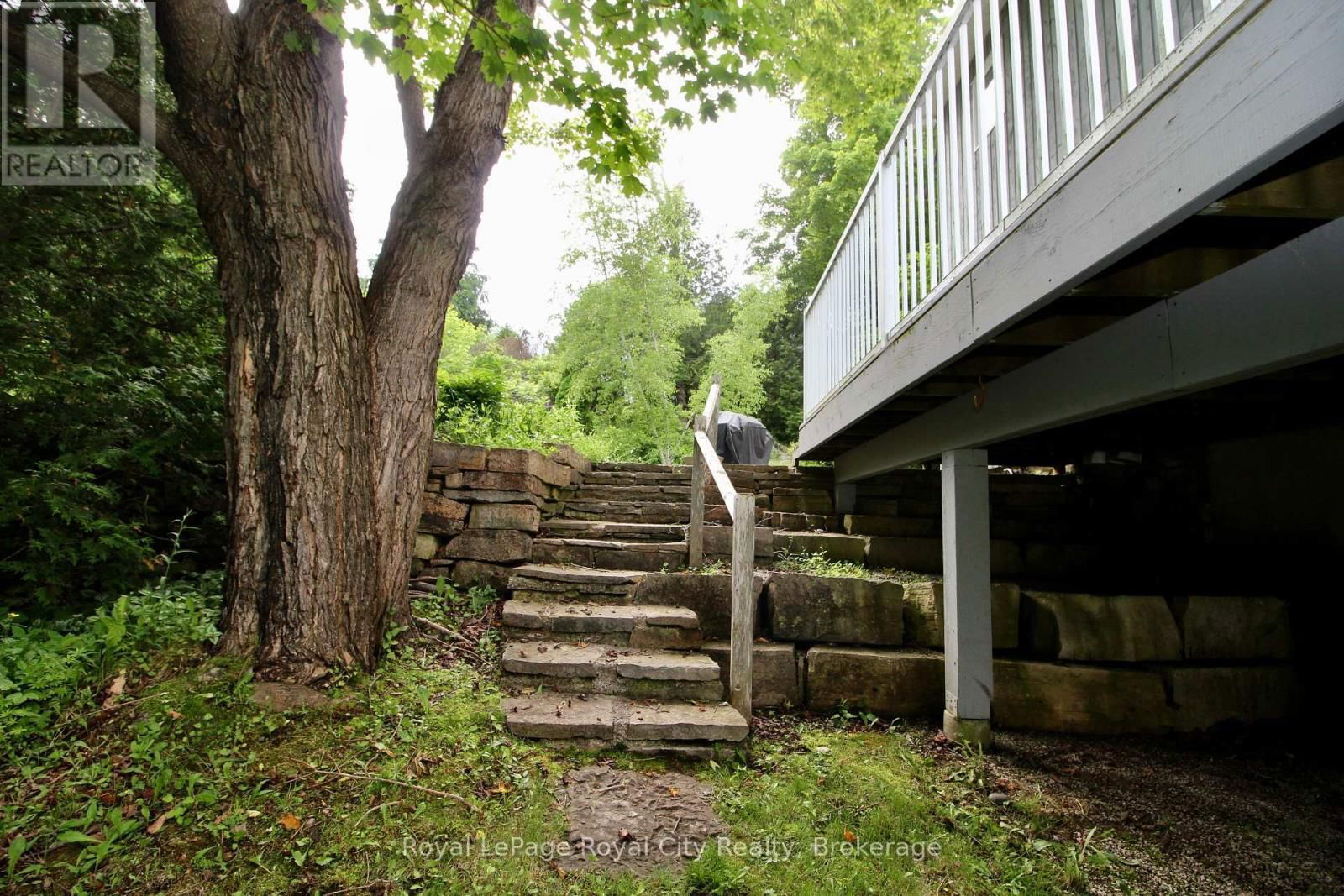 14 DOCK LANE Image 36