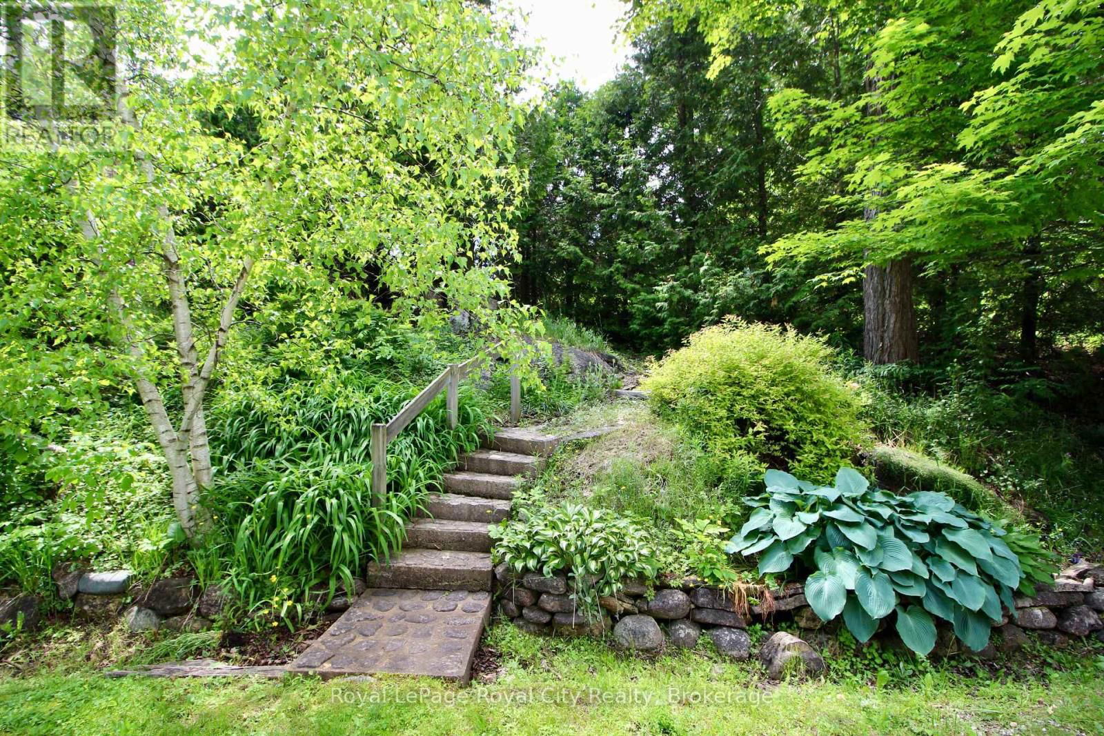 14 DOCK LANE Image 43