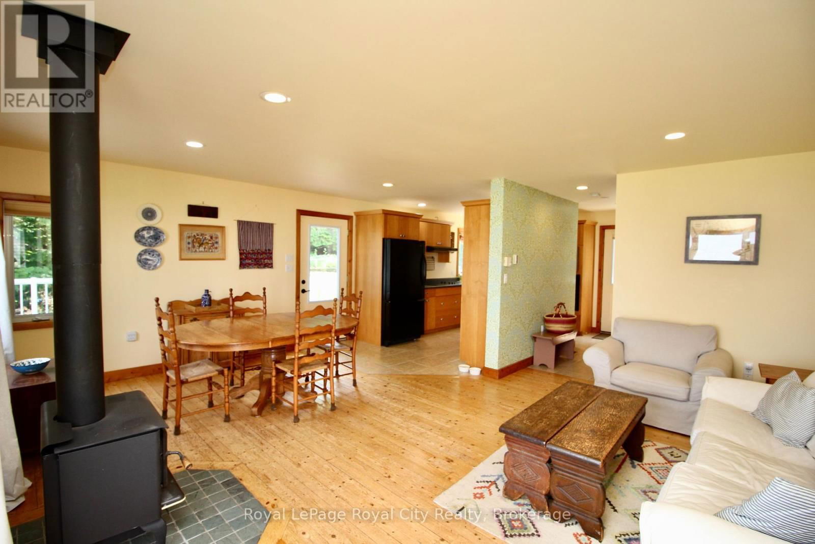 14 DOCK LANE Image 9