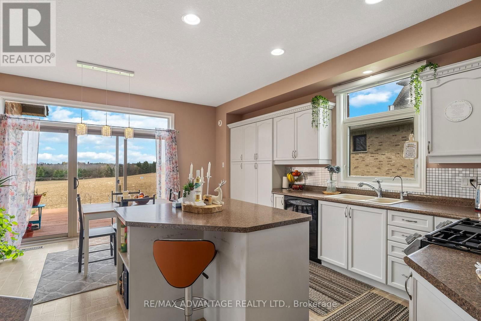 129 THAMESVIEW CRESCENT Image 11