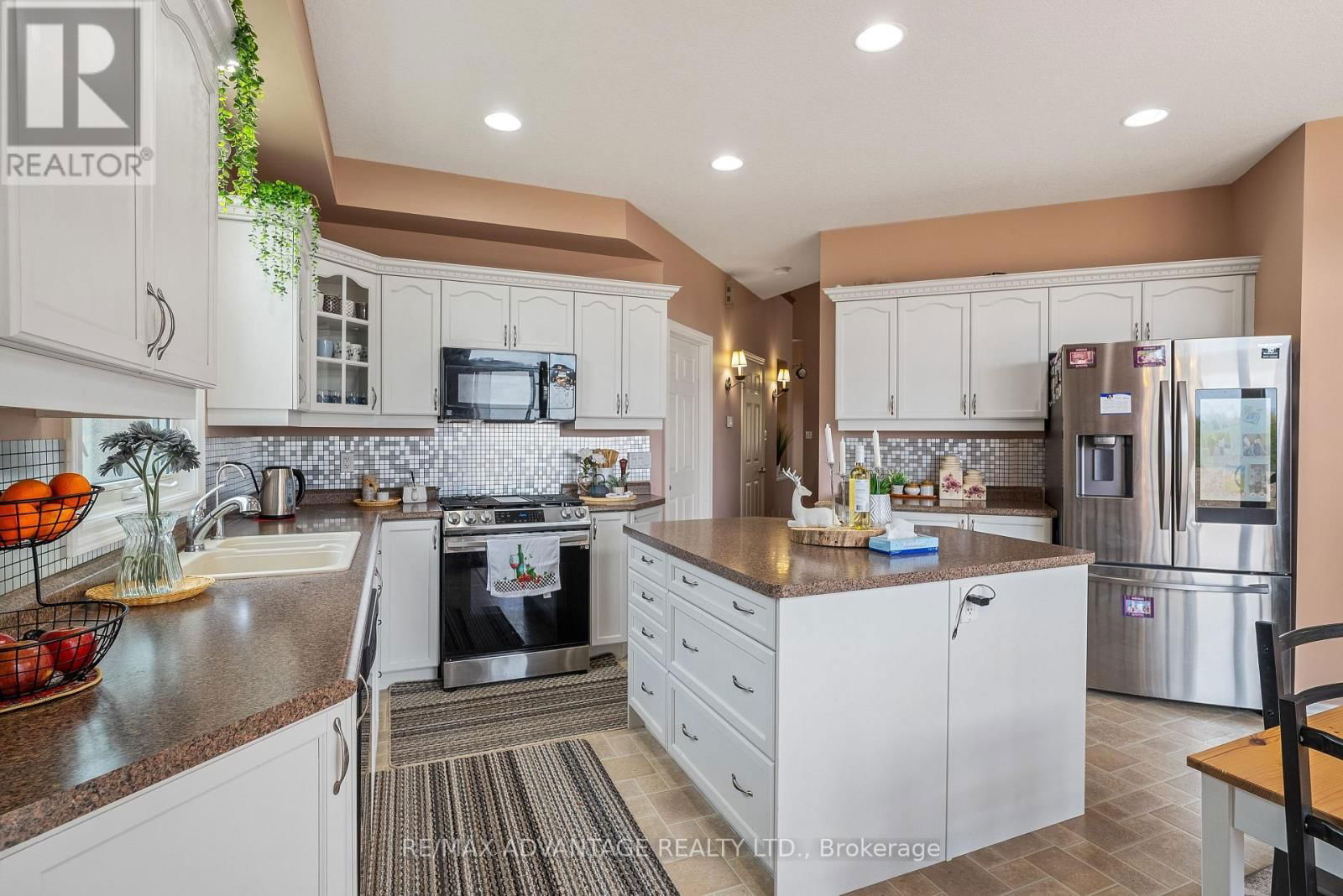 129 THAMESVIEW CRESCENT Image 14