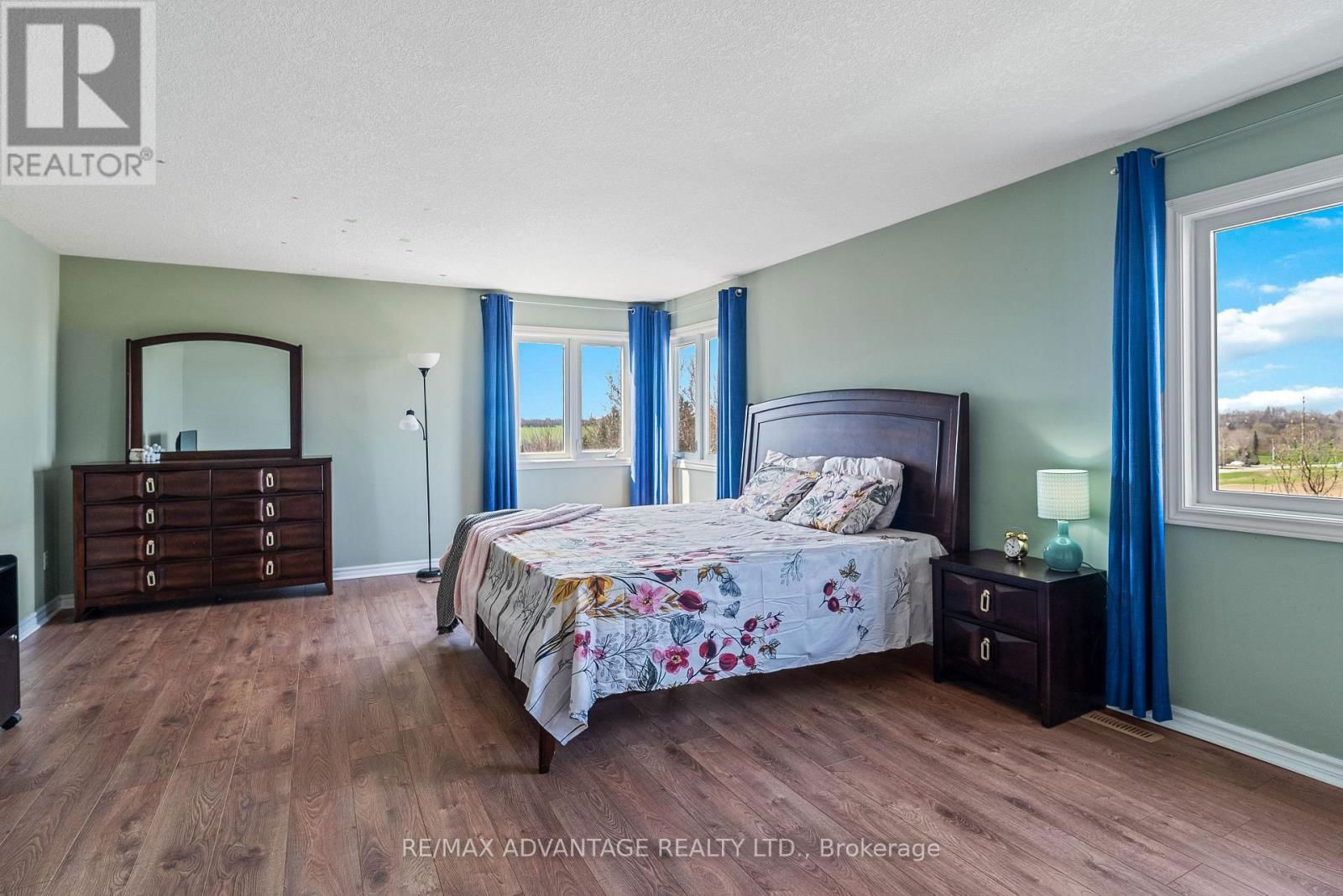 129 THAMESVIEW CRESCENT Image 23