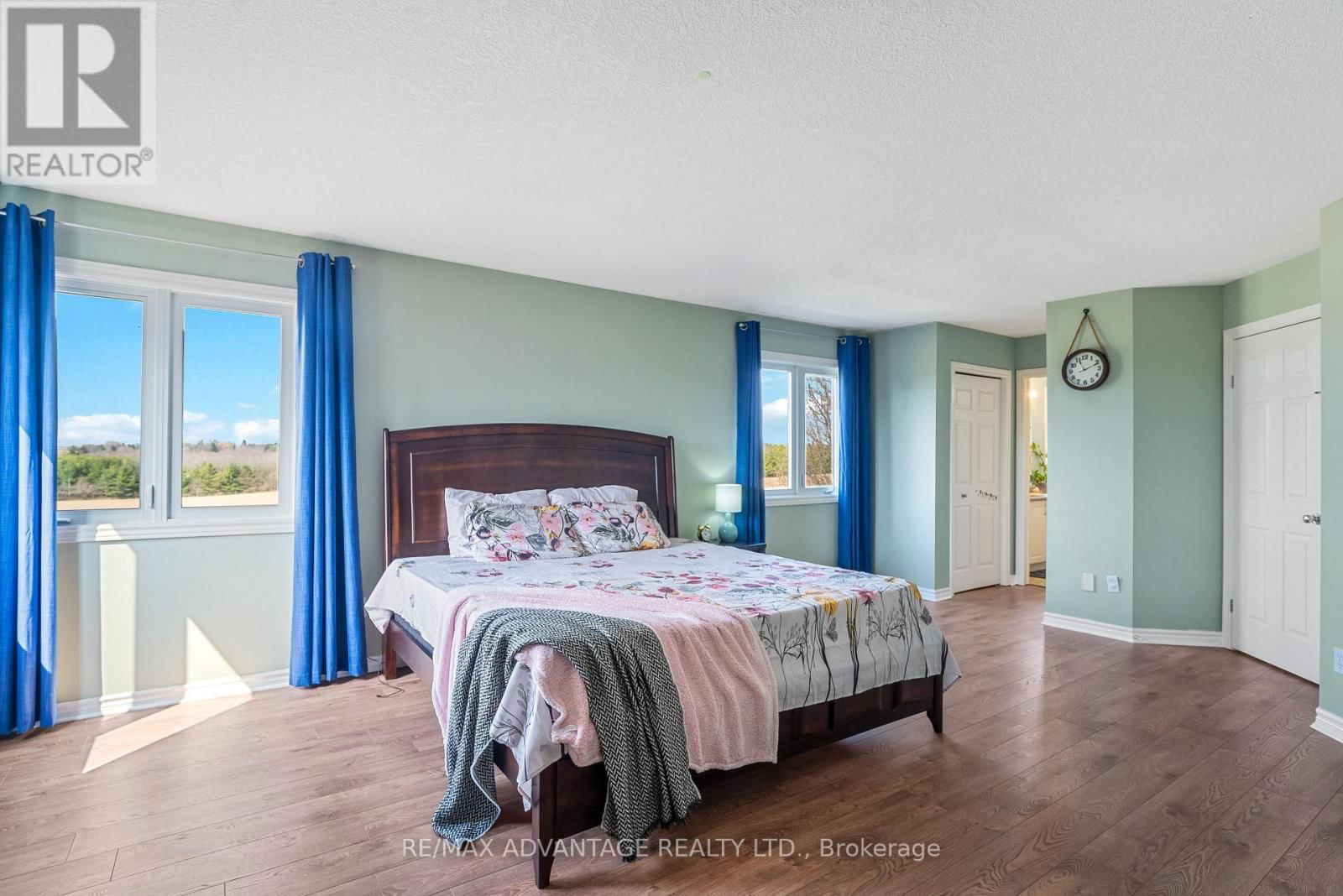 129 THAMESVIEW CRESCENT Image 24