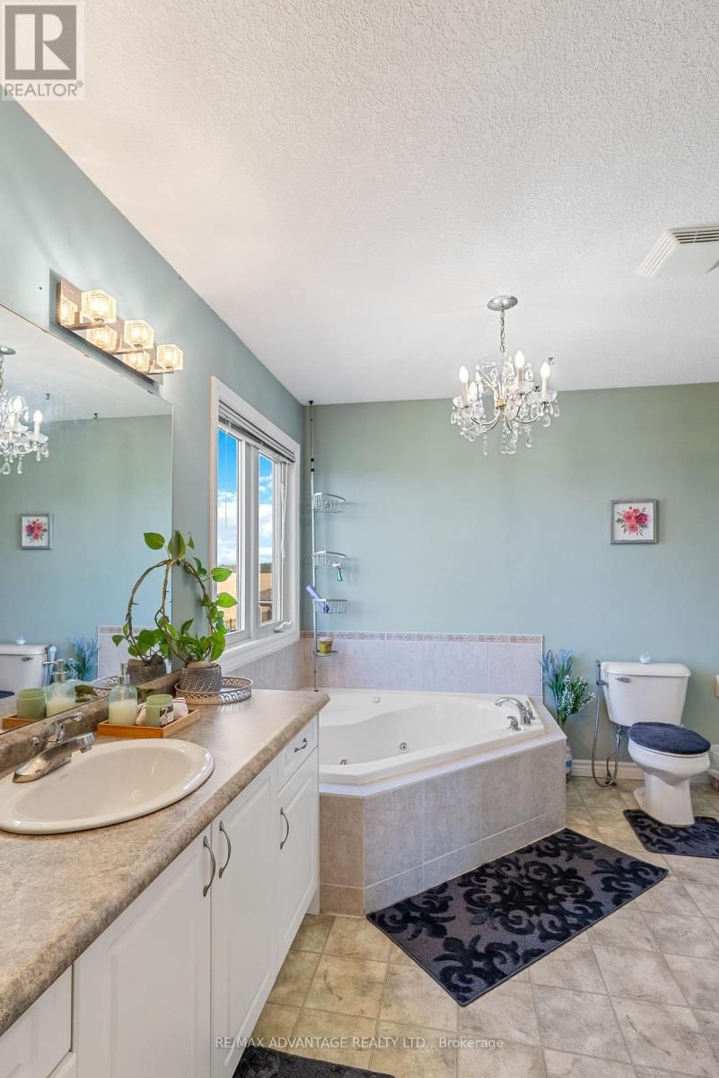 129 THAMESVIEW CRESCENT Image 32