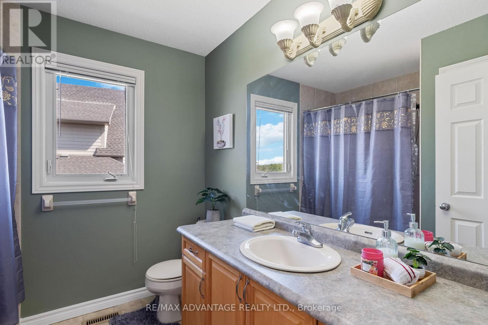 129 THAMESVIEW CRESCENT Image 37