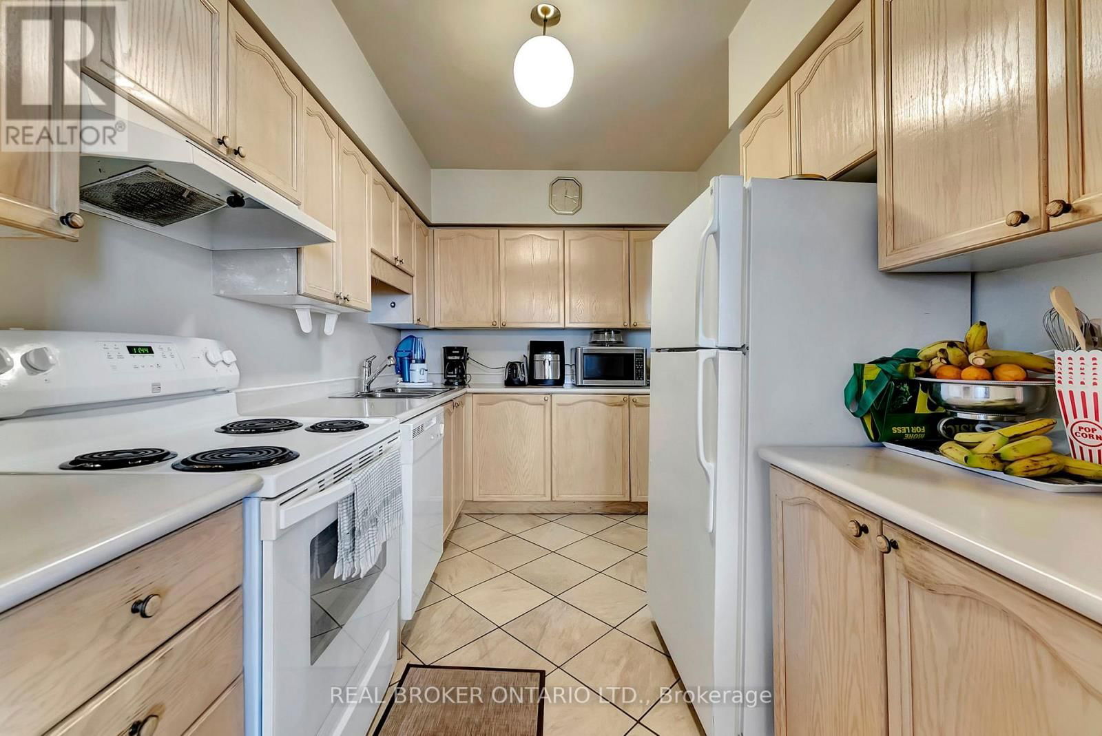 902 - 9 BONHEUR COURT Image 14