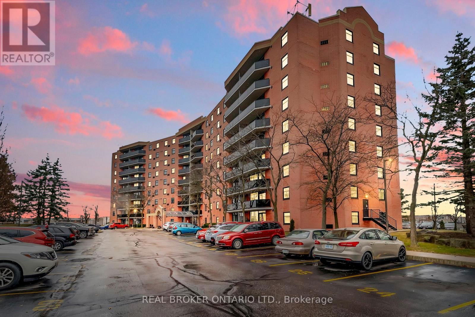 902 - 9 BONHEUR COURT Image 2