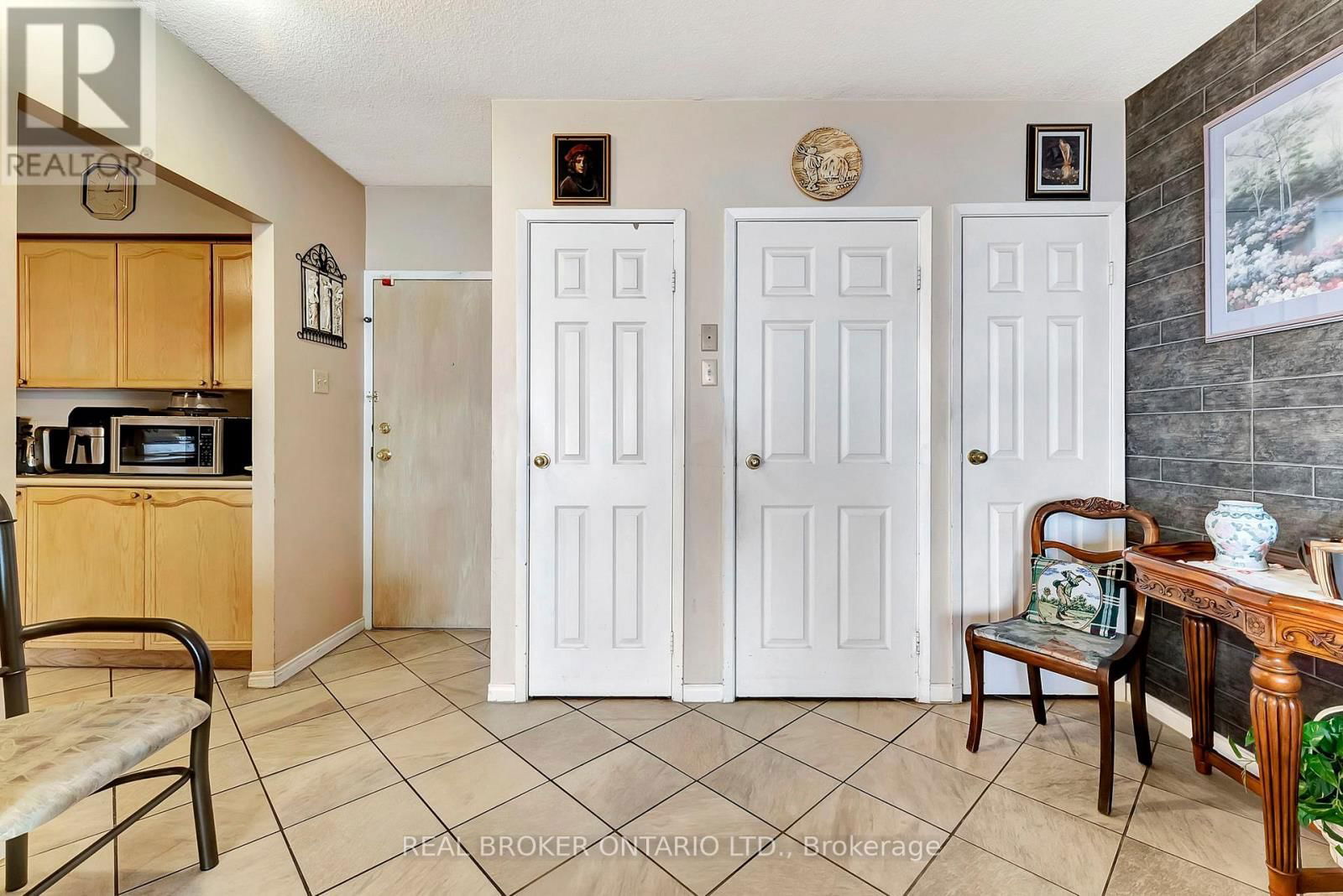 902 - 9 BONHEUR COURT Image 6