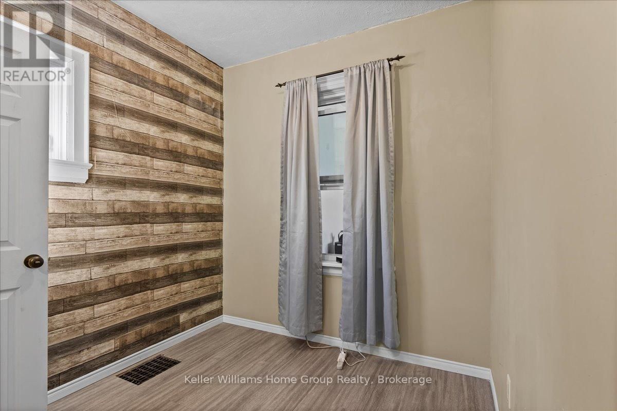 138 FREDERICK STREET EAST Image 12