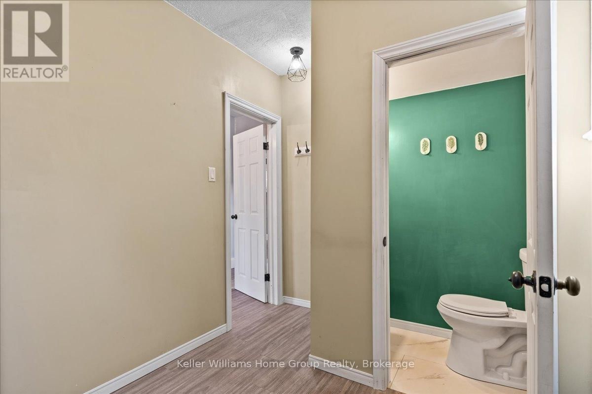 138 FREDERICK STREET EAST Image 13