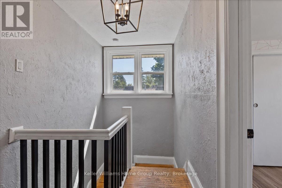138 FREDERICK STREET EAST Image 15