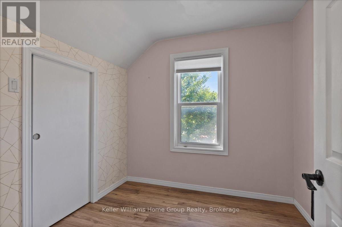 138 FREDERICK STREET EAST Image 16