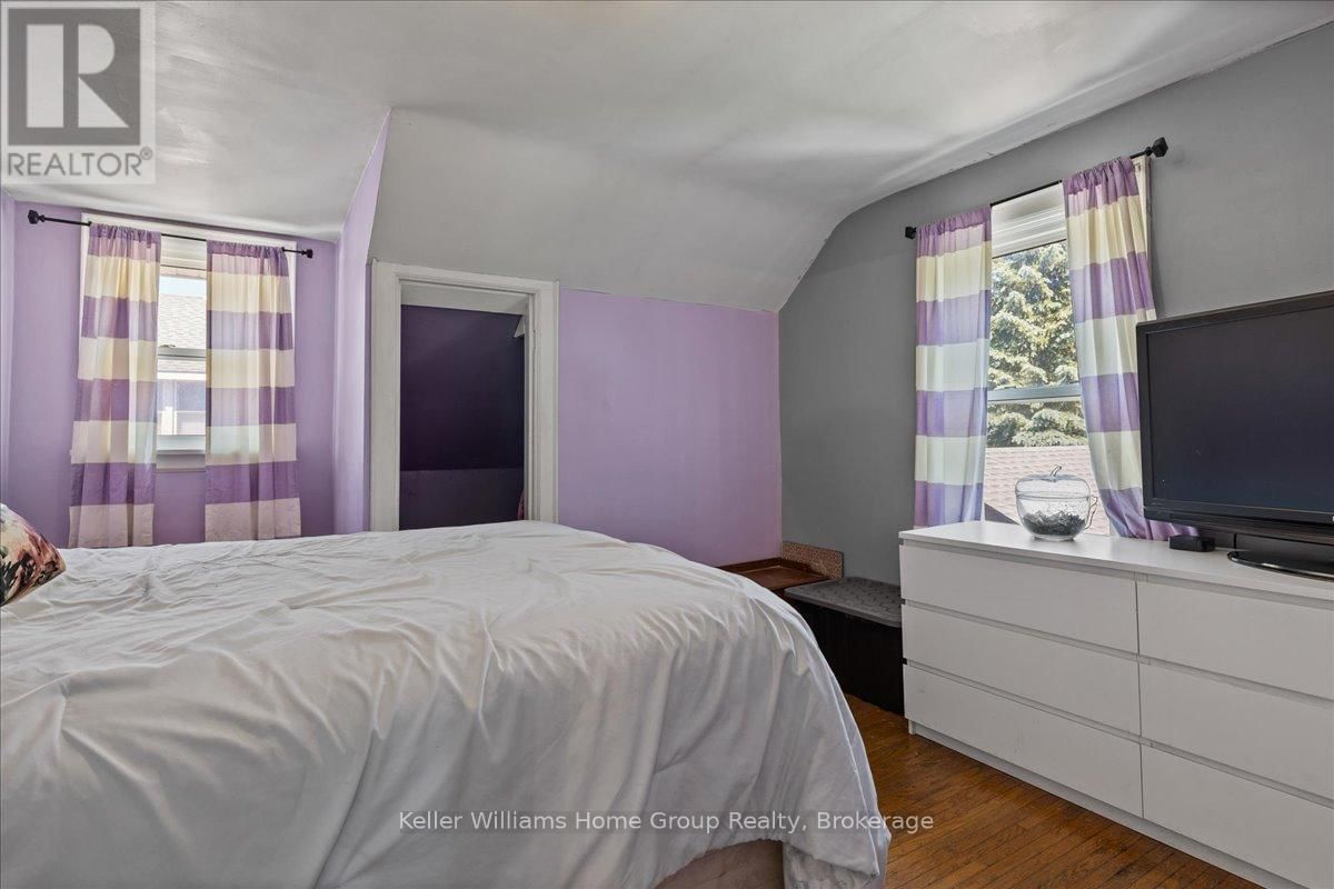 138 FREDERICK STREET EAST Image 19