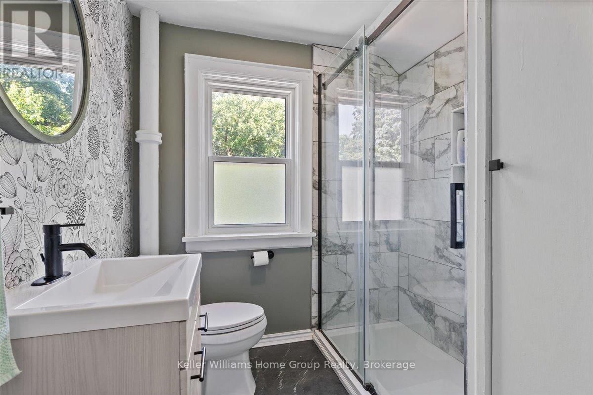 138 FREDERICK STREET EAST Image 21