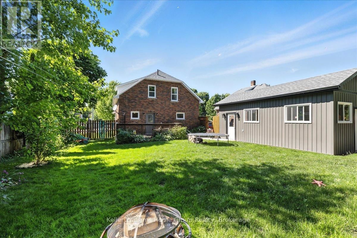 138 FREDERICK STREET EAST Image 28