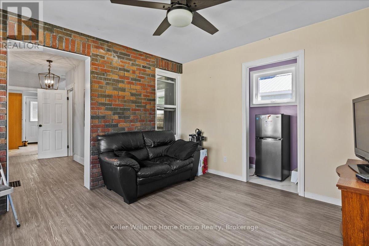 138 FREDERICK STREET EAST Image 4