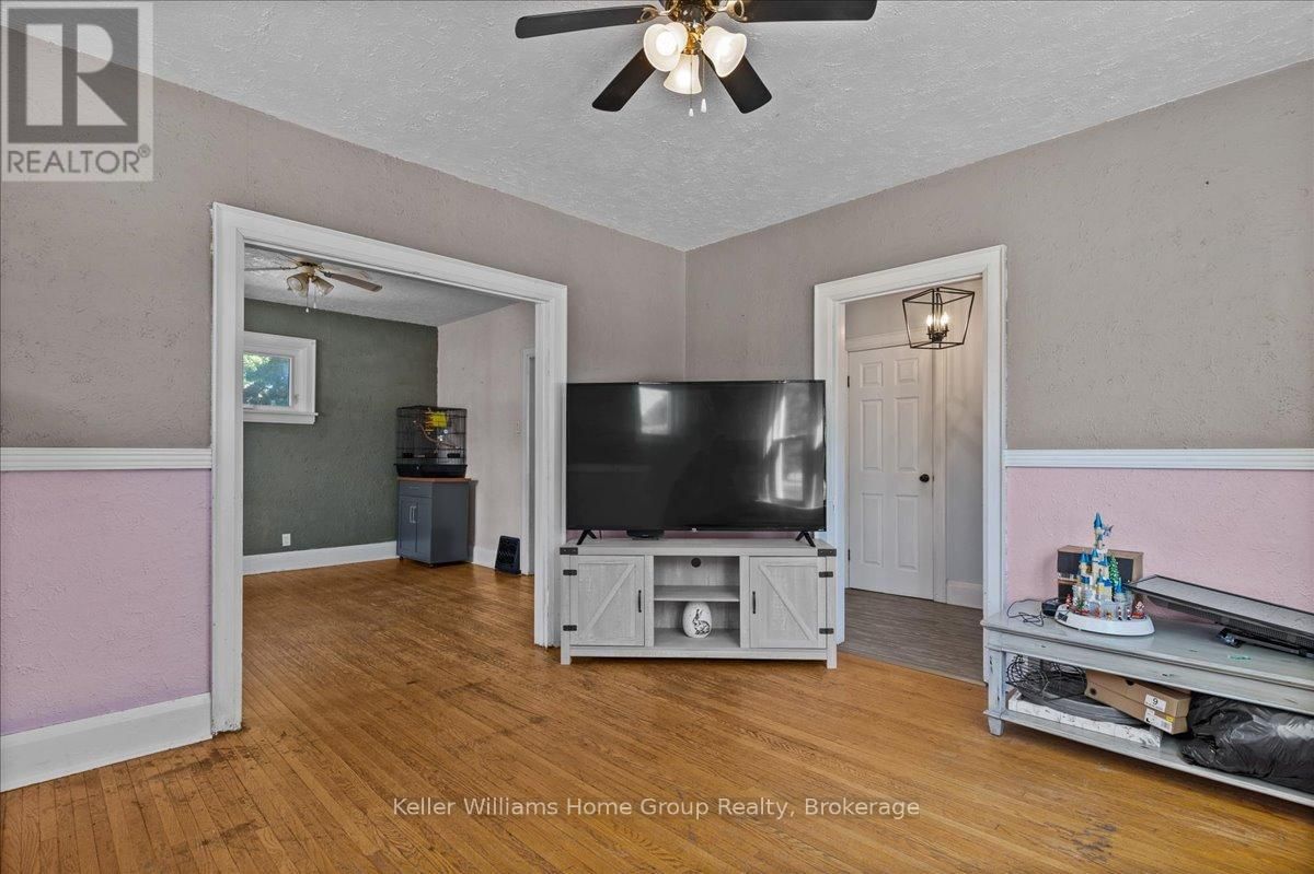 138 FREDERICK STREET EAST Image 7