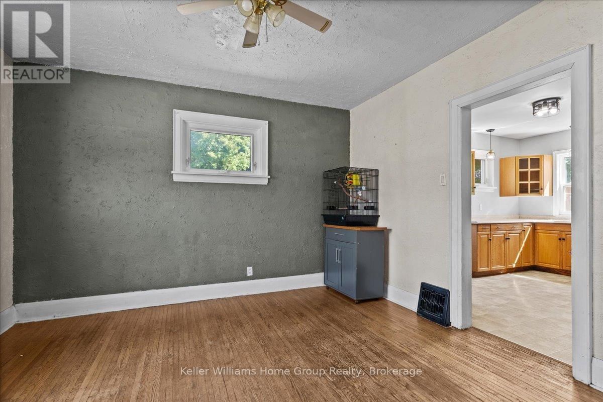138 FREDERICK STREET EAST Image 8