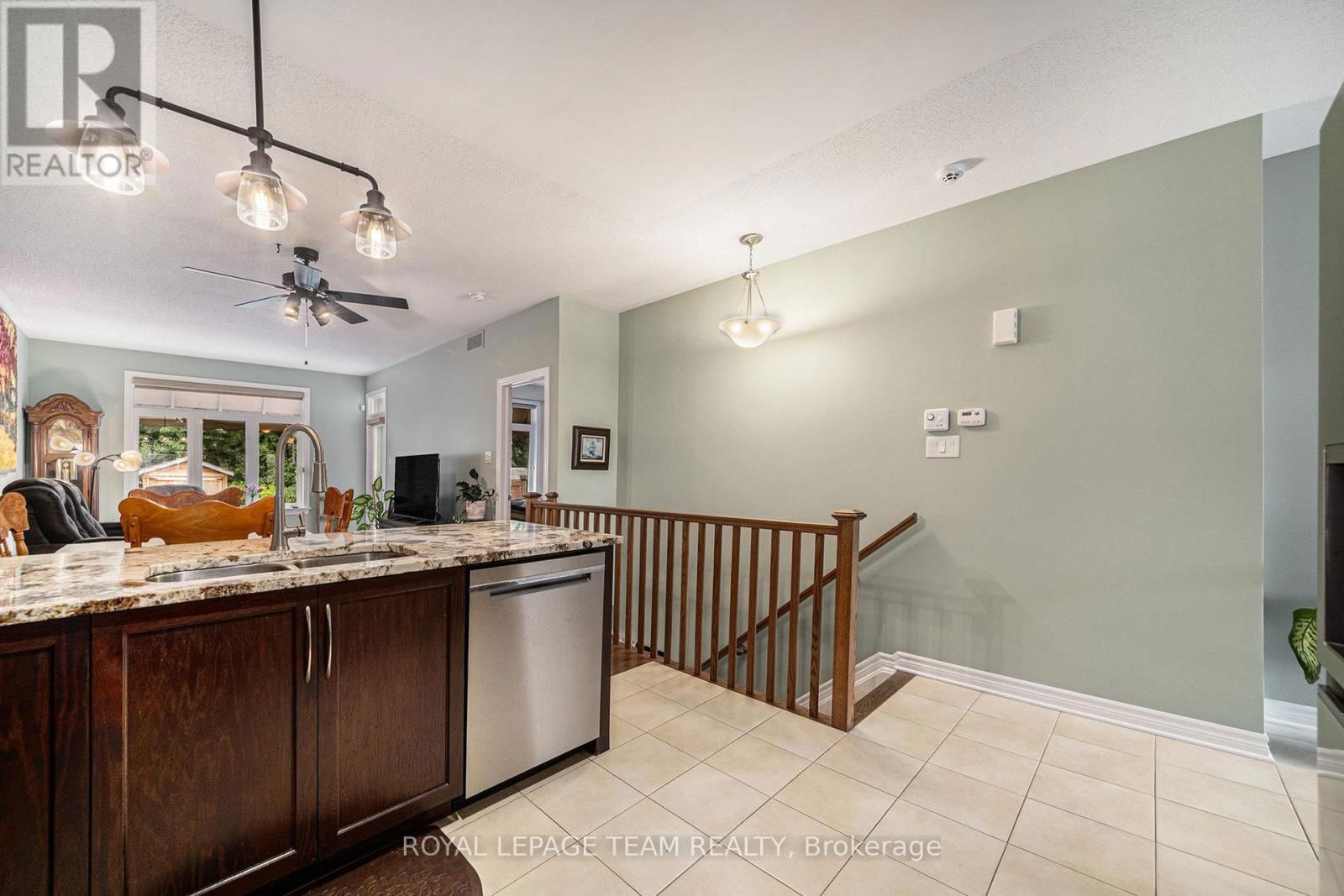 129 TRADEWINDS CRESCENT Image 11