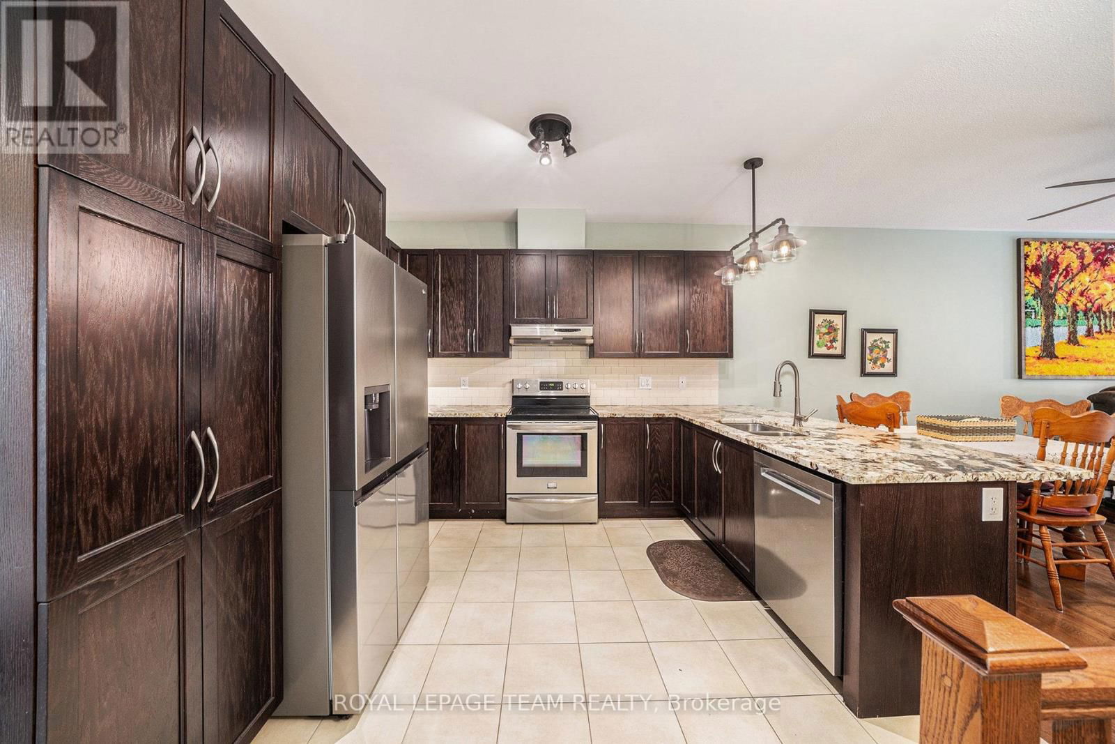 129 TRADEWINDS CRESCENT Image 13