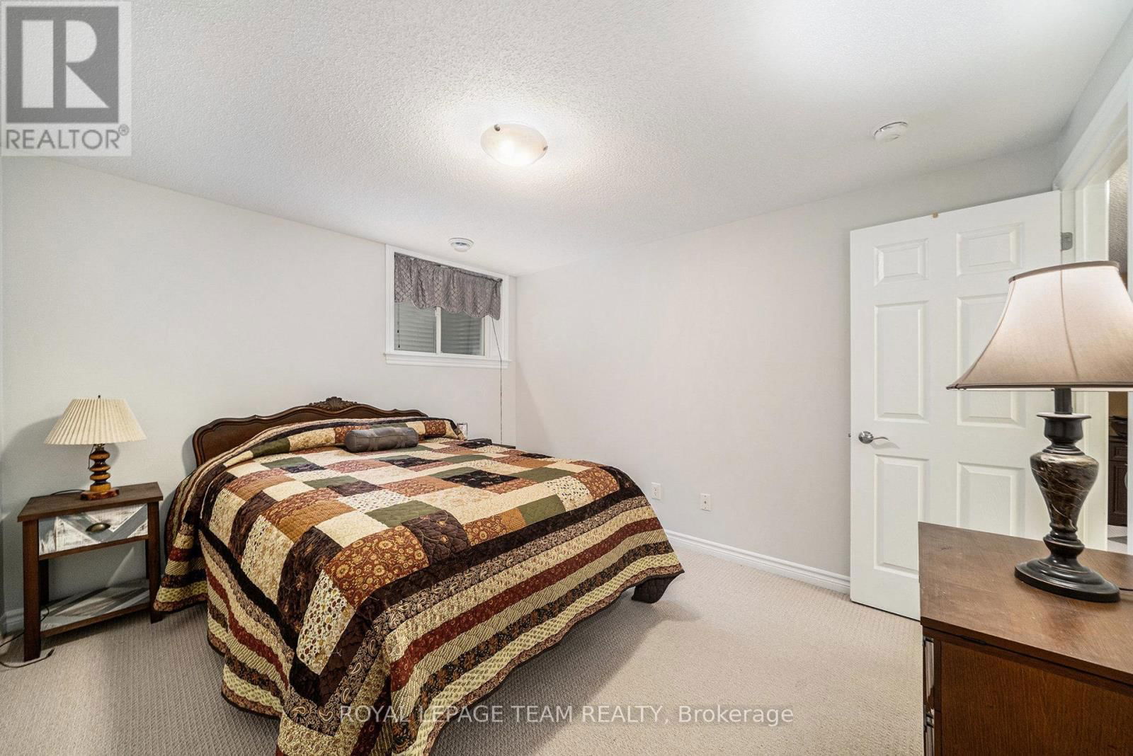 129 TRADEWINDS CRESCENT Image 25