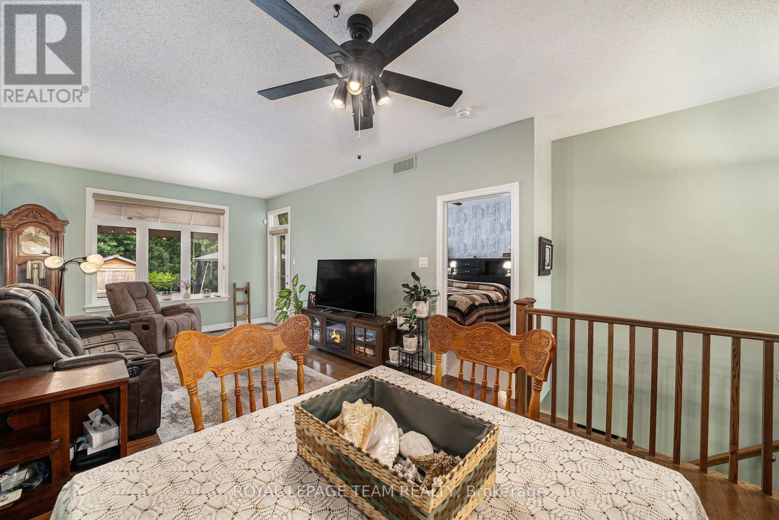 129 TRADEWINDS CRESCENT Image 7