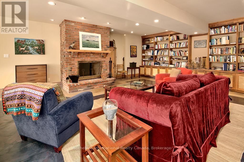 415763 10TH LINE Image 24