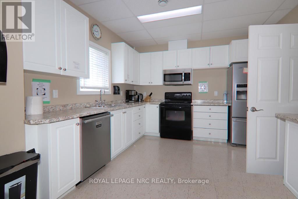 3938 SUNSET LANE Image 50