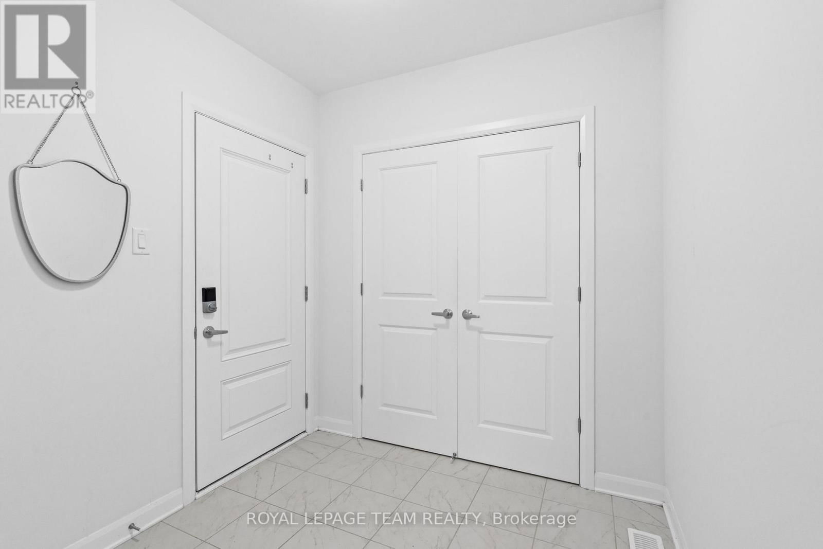 511 ANCHOR CIRCLE Image 24