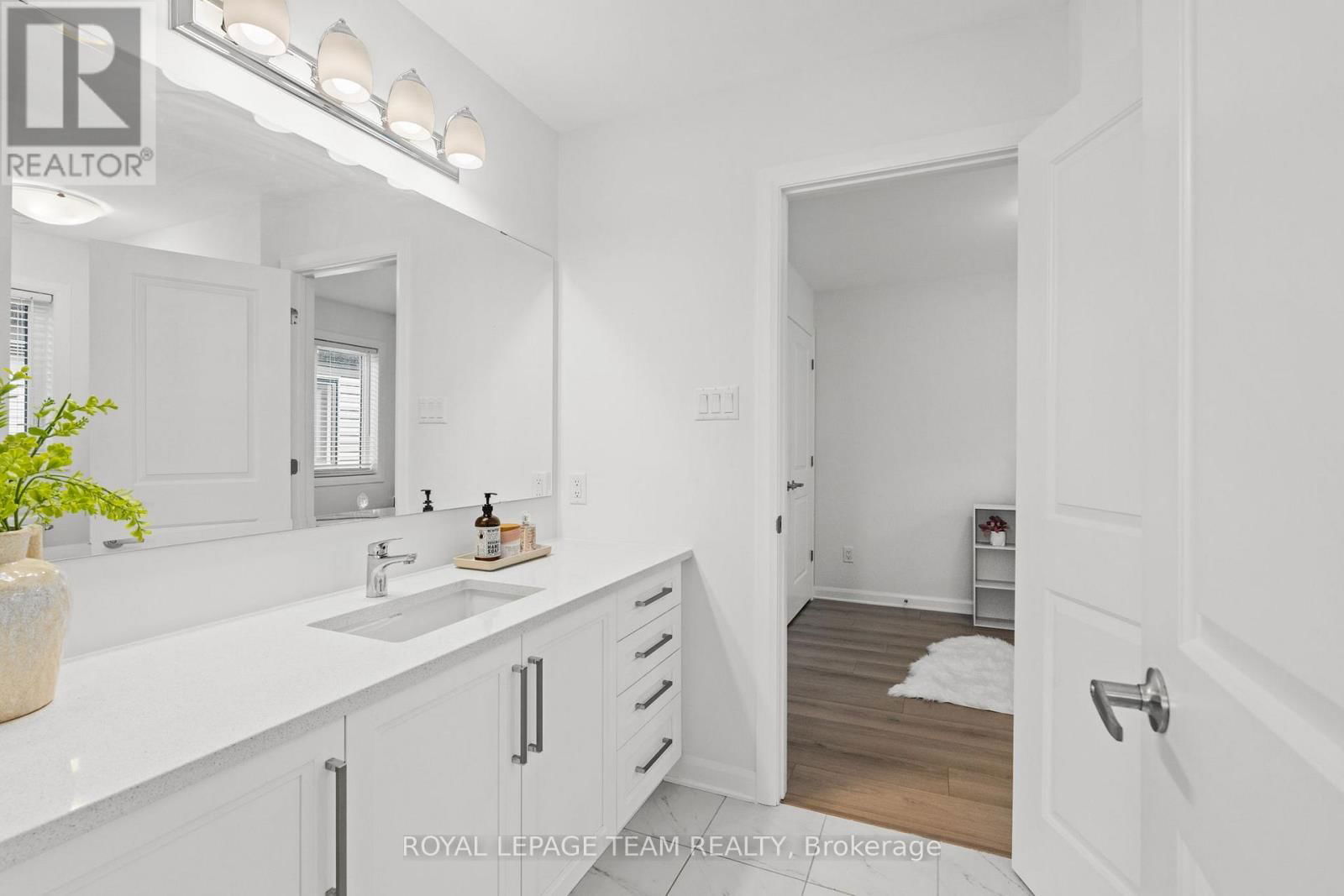 511 ANCHOR CIRCLE Image 39