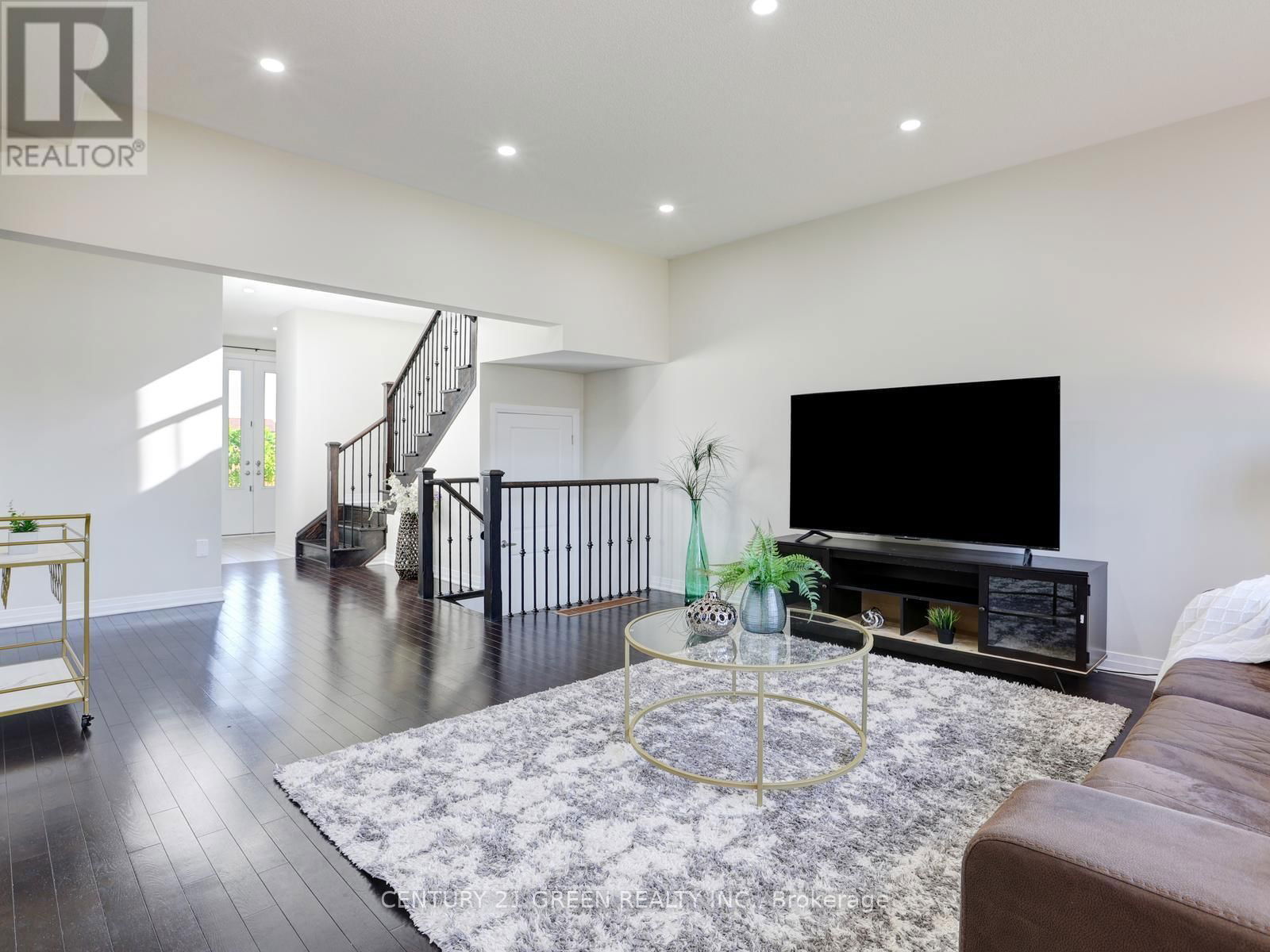 4 SLATER STREET Image 19