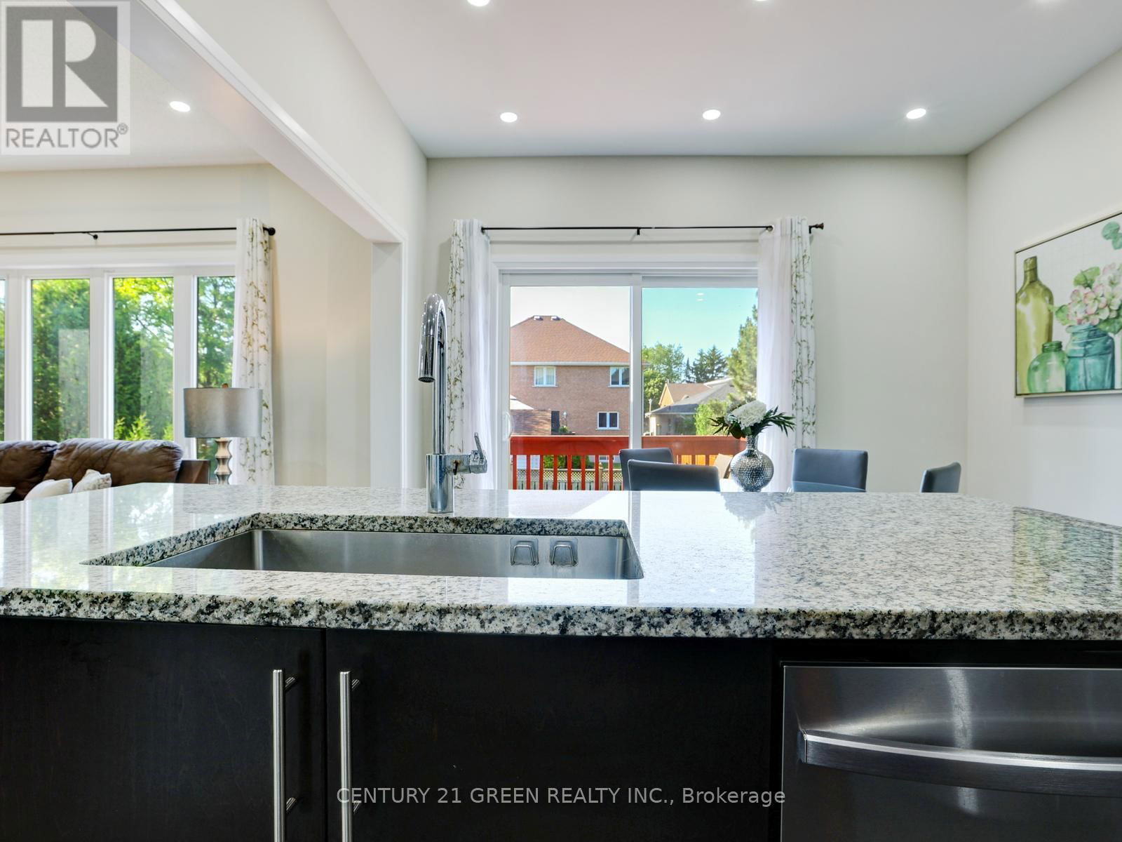 4 SLATER STREET Image 26