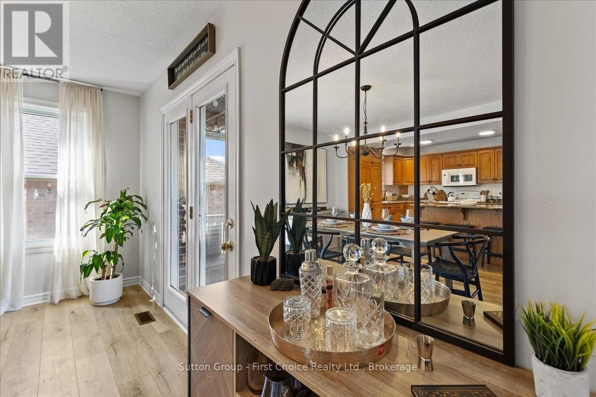 187 SOUTHVALE ROAD Image 17