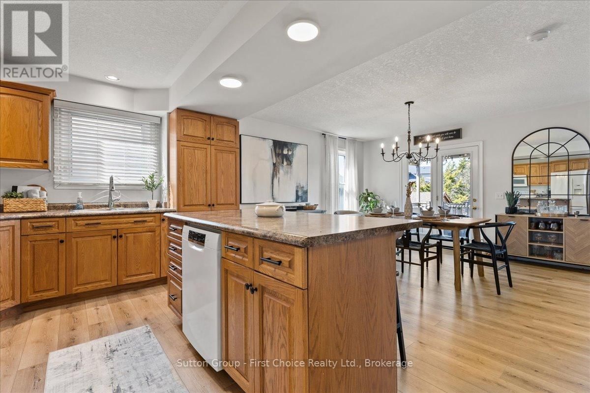 187 SOUTHVALE ROAD Image 8