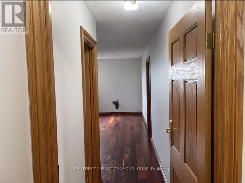 702 - 549 RIDOUT STREET NORTH Image 12