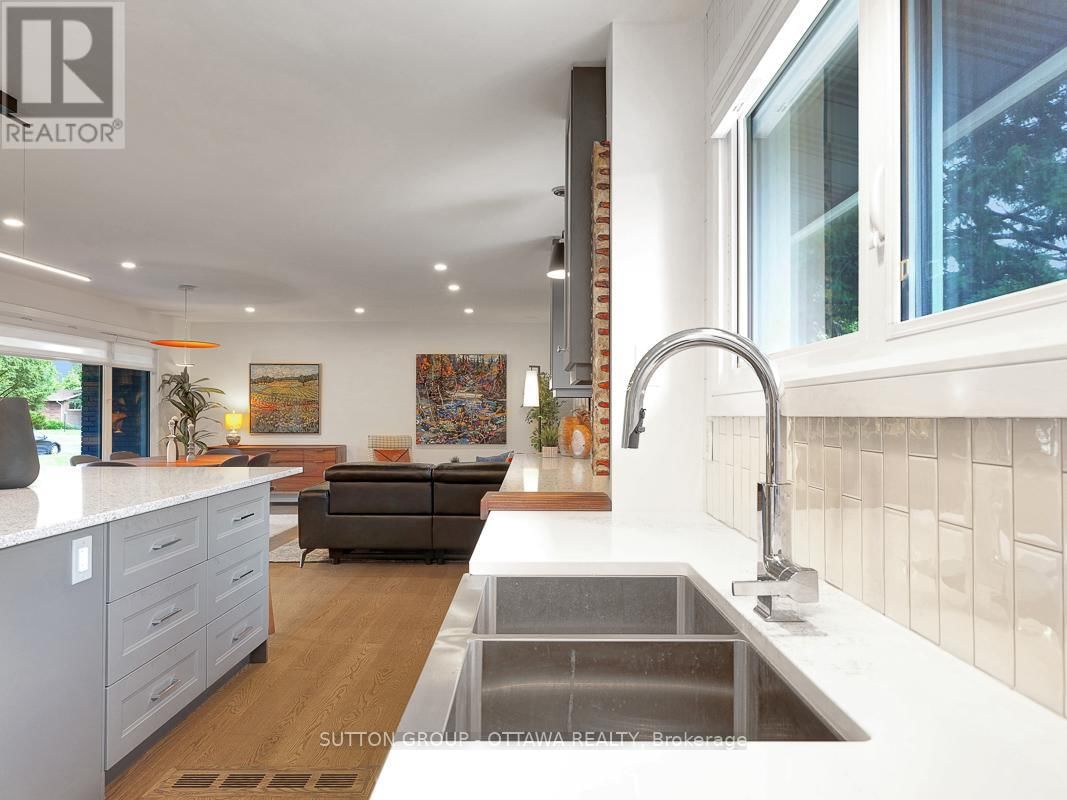 1162 DEER PARK ROAD Image 21
