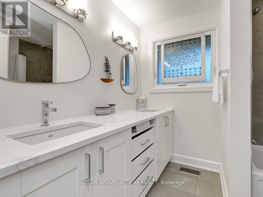 1162 DEER PARK ROAD Image 23