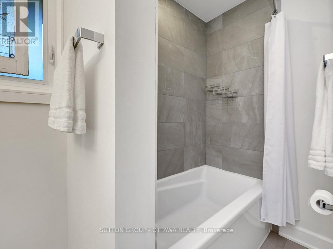 1162 DEER PARK ROAD Image 25