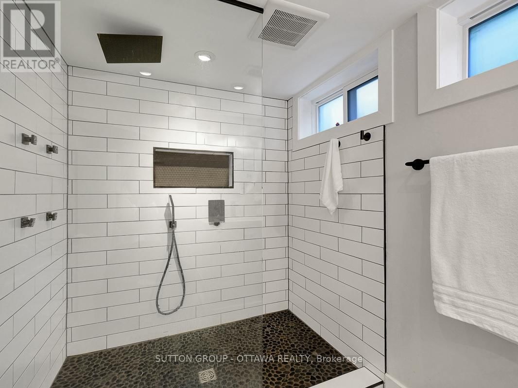 1162 DEER PARK ROAD Image 31