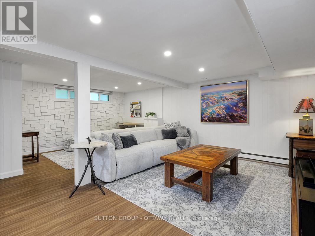 1162 DEER PARK ROAD Image 32