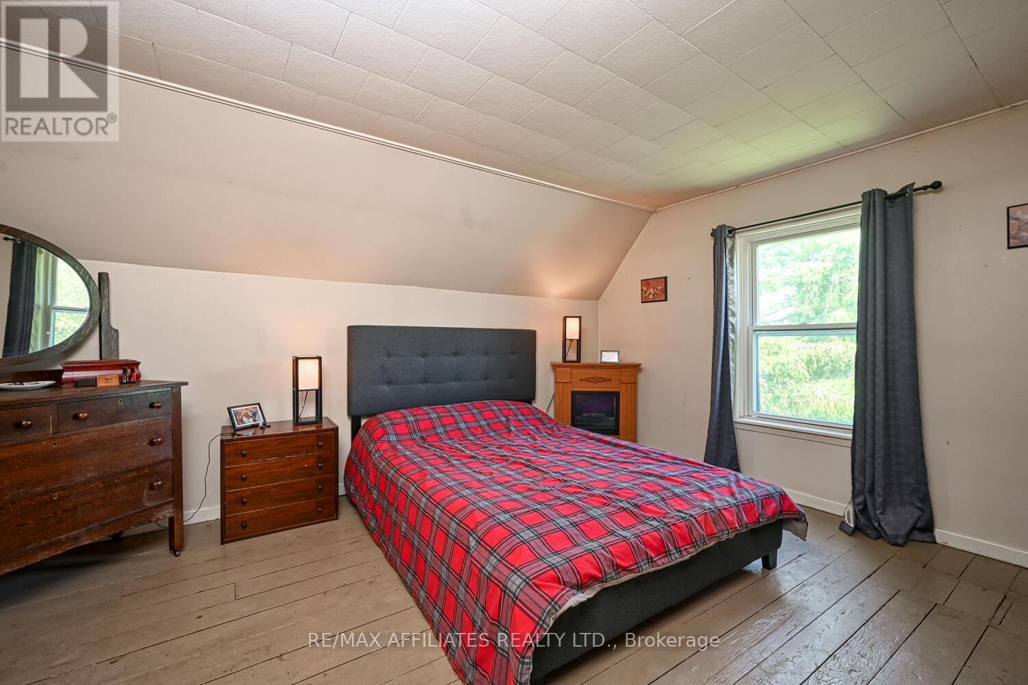 217 WILLIAM STREET Image 17