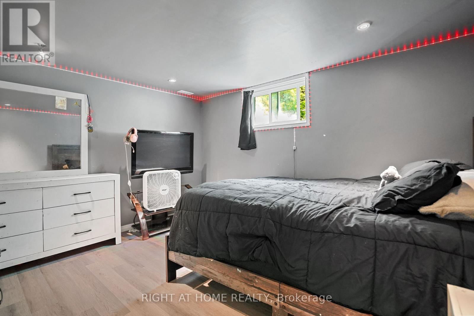 82 DREGER AVENUE SOUTH Image 23