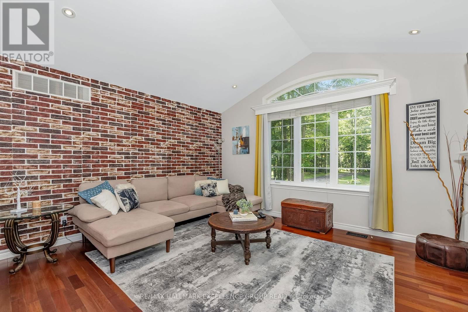 2709 DUBOIS STREET Image 10