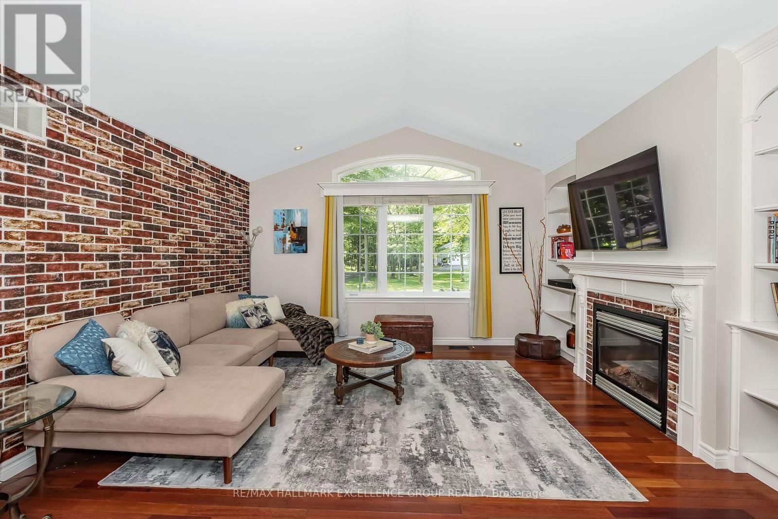 2709 DUBOIS STREET Image 11