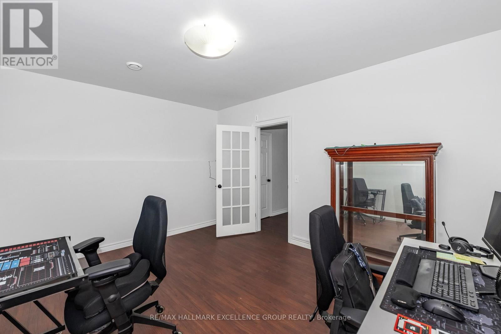 2709 DUBOIS STREET Image 31