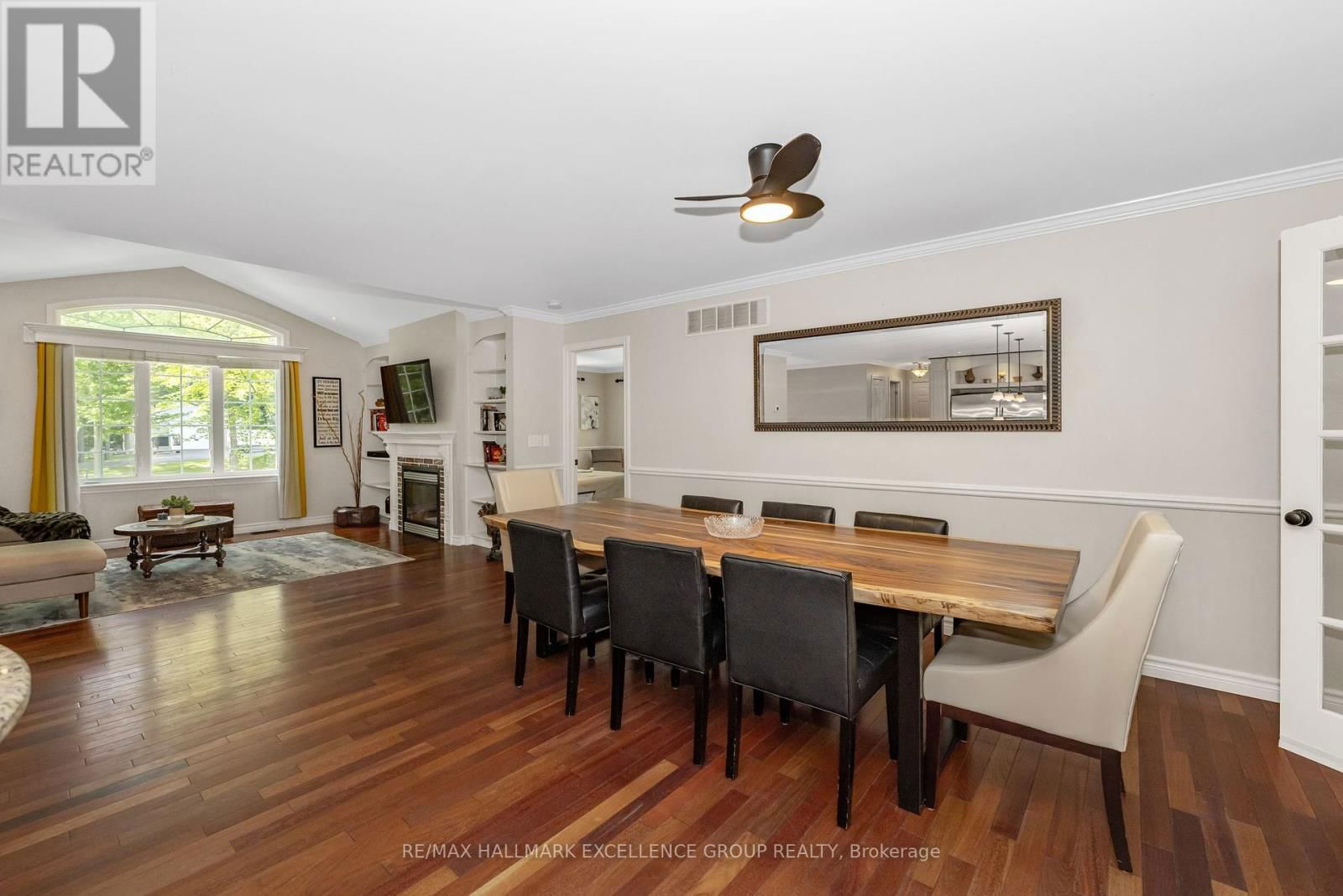 2709 DUBOIS STREET Image 9