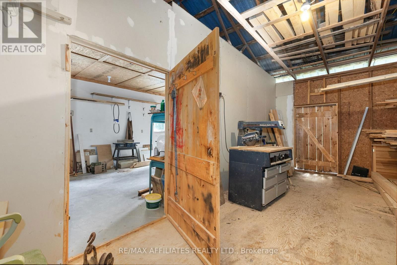 1655 OLD PERTH ROAD Image 37
