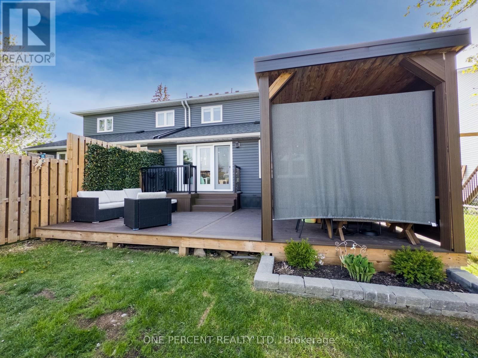 835 QUEEN STREET Image 35
