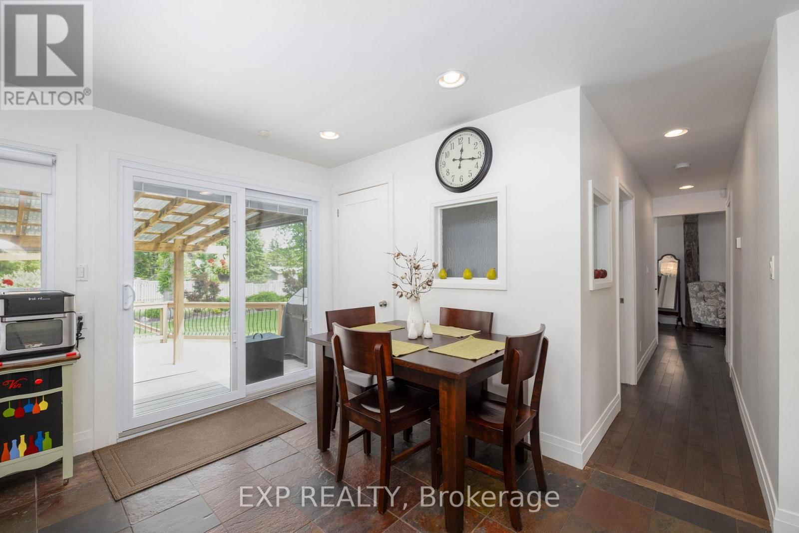 238 MINNIE STREET Image 12