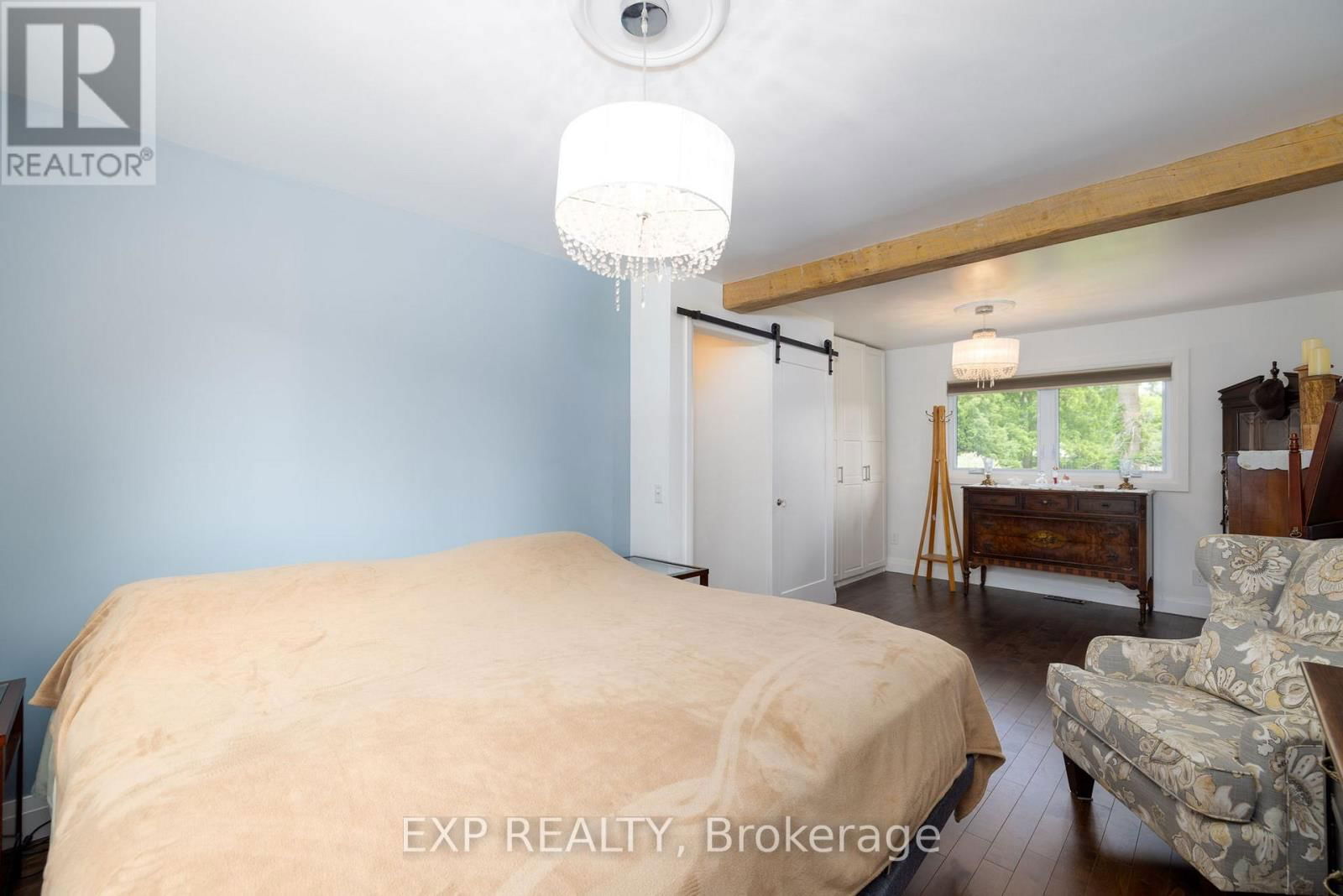 238 MINNIE STREET Image 14